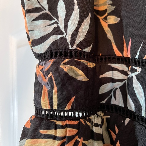 Sienna Sky, Leaf Print Romper - Size S - Picture 4 of 5